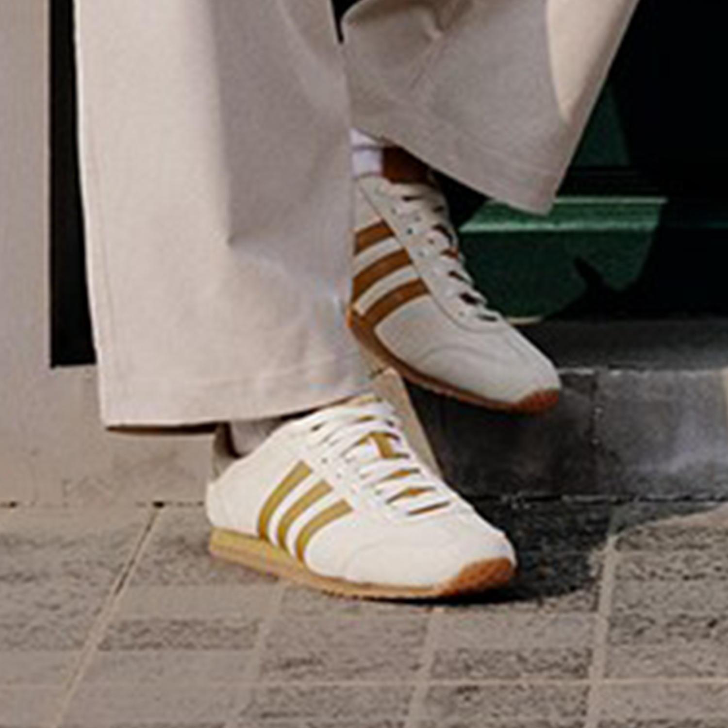 adidas Genuine VS JOG 2.0 Sepa - Adidas Shoes Samba ulasan dan harga